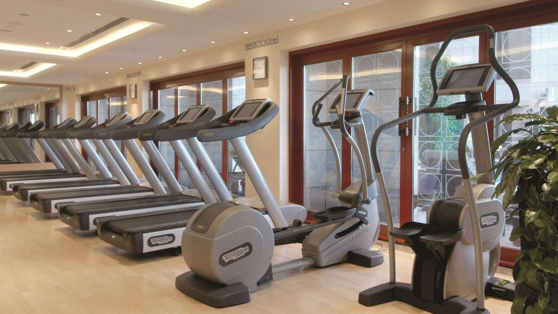 Fairmont Dubai Hotel