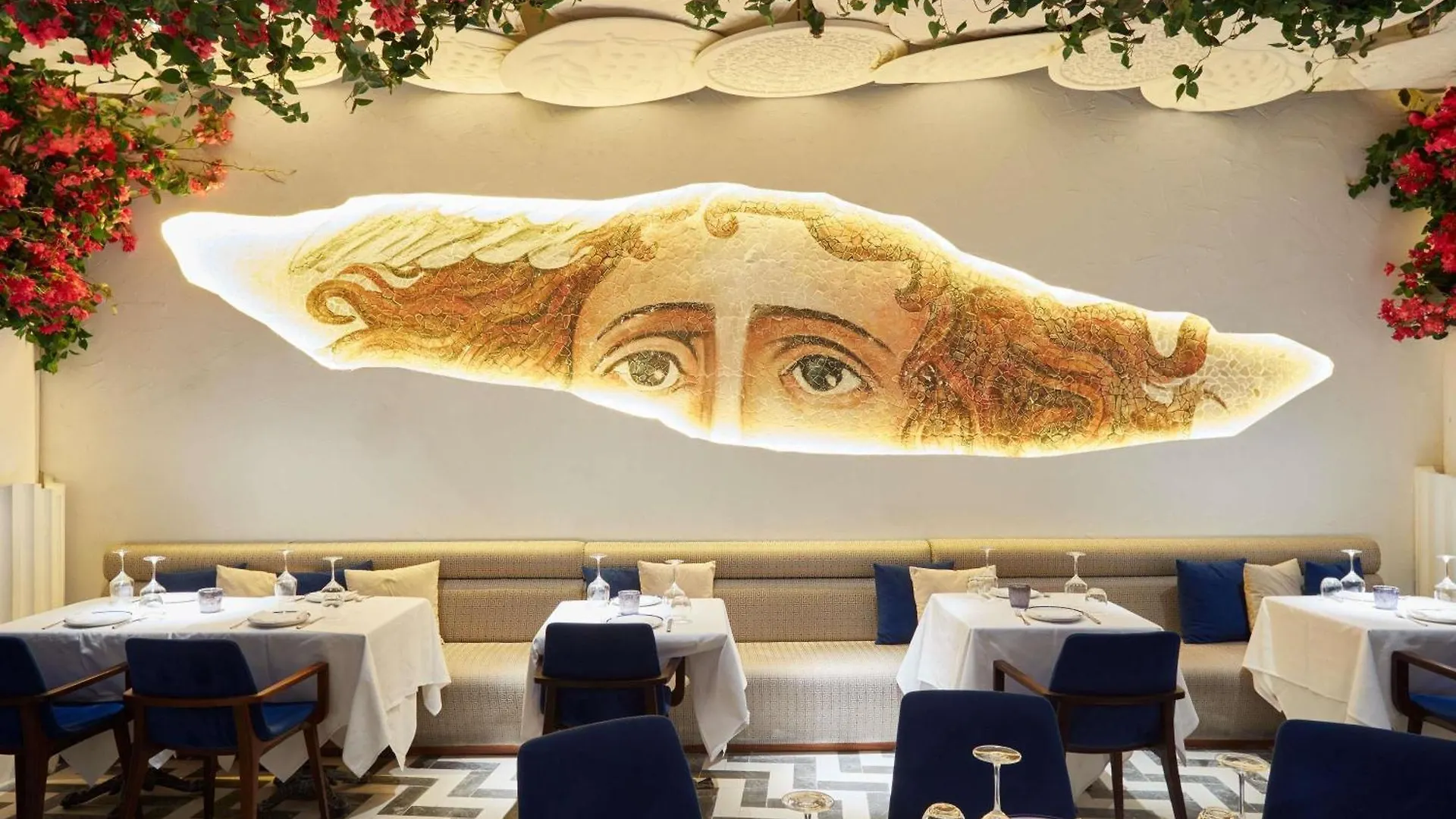 Fairmont Dubai Hotel