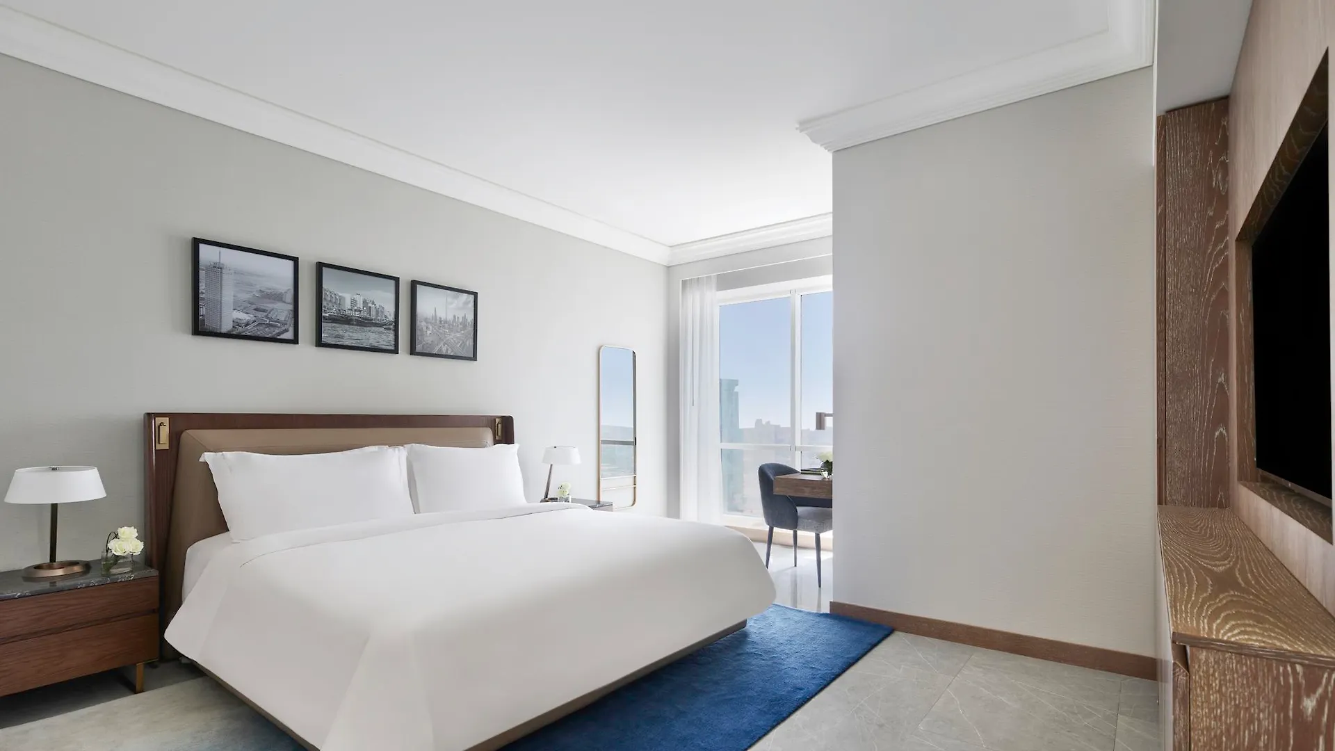 Fairmont Dubai Hotel 5*,