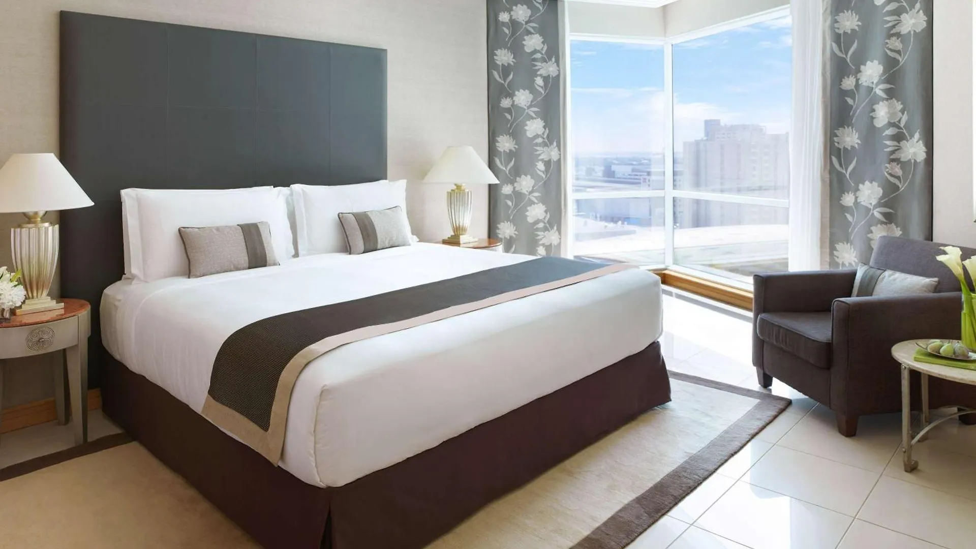 Fairmont Dubai Hotel