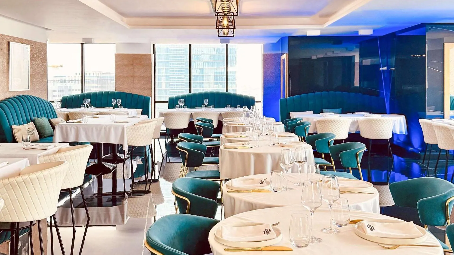 *****  Fairmont Dubai Hotel United Arab Emirates
